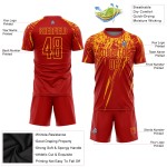 Rotes, benutzerdefiniertes goldenes Trikot mit Sublimationsdruck, Fußballuniform